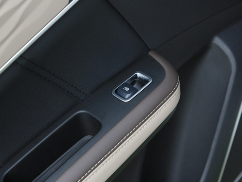 2022款 宋MAX新能源 DM-i 105KM 行政版