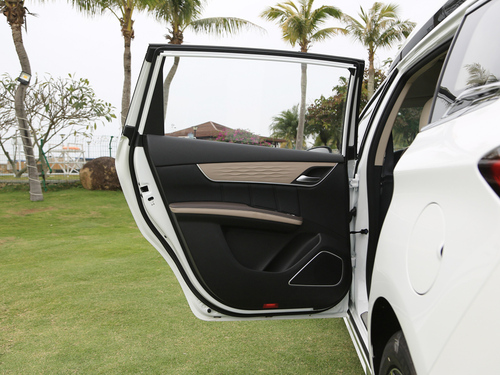 2022款 宋MAX新能源 DM-i 105KM 行政版