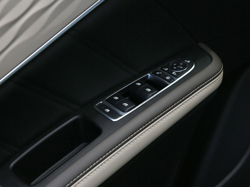 2022款 宋MAX新能源 DM-i 105KM 行政版