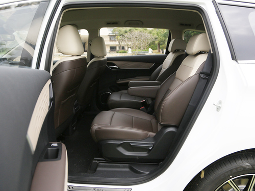 2022款 宋MAX新能源 DM-i 105KM 行政版