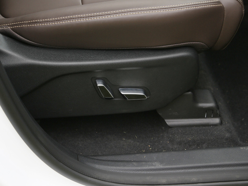 2022款 宋MAX新能源 DM-i 105KM 行政版