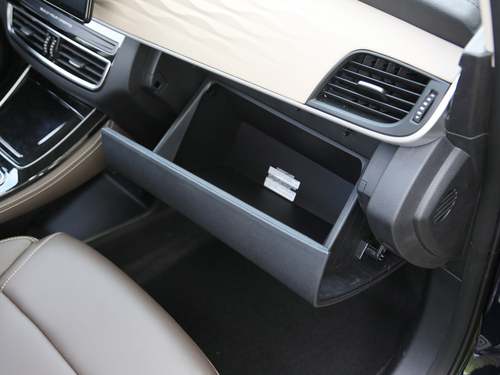 2022款 宋MAX新能源 DM-i 105KM 行政版