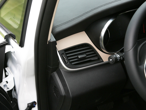 2022款 宋MAX新能源 DM-i 105KM 行政版