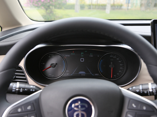 2022款 宋MAX新能源 DM-i 105KM 行政版