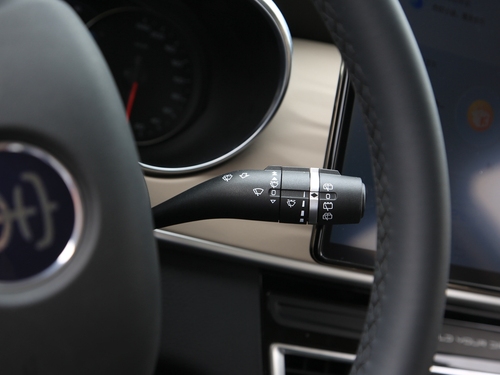 2022款 宋MAX新能源 DM-i 105KM 行政版