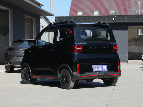 2022款 宏光MINI EV GAMEBOY 300km 玩咖款 磷酸铁锂