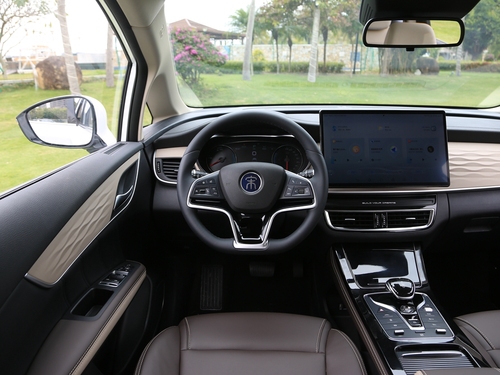 2022款 宋MAX新能源 DM-i 105KM 行政版