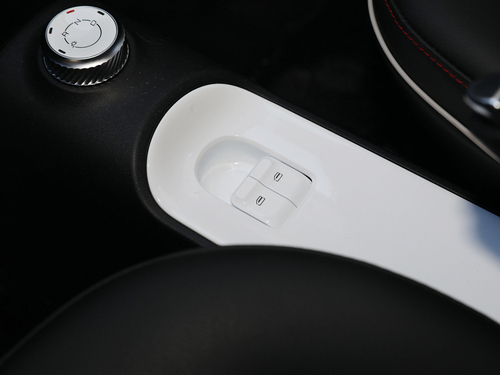 2022款 宏光MINI EV GAMEBOY 300km 玩咖款 磷酸铁锂