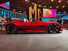 2024款 MG Cyberster 520km 传奇四驱红篷版