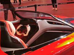 2024款 MG Cyberster 520km 传奇四驱红篷版图片_高清图