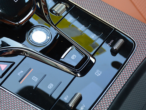 2022款 汉 DM-i 121KM 尊享型