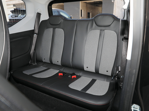 2022款 宏光MINI EV GAMEBOY 300km 玩咖款 磷酸铁锂