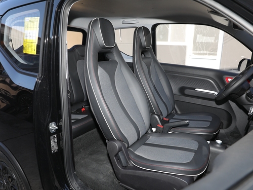 2022款 宏光MINI EV GAMEBOY 300km 玩咖款 磷酸铁锂