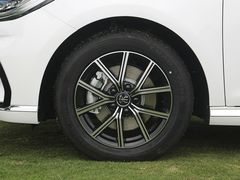 2022款 宋MAX新能源 DM-i 105KM 行政版