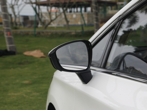 2022款 宋MAX新能源 DM-i 105KM 行政版