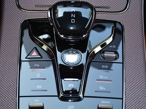 2022款 汉 DM-i 121KM 尊享型