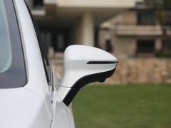 2022款 宋MAX新能源 DM-i 105KM 行政版