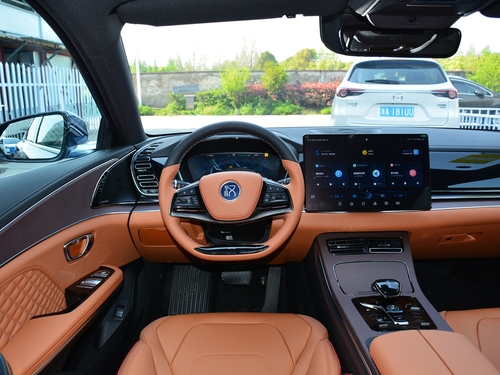 2022款 汉 DM-i 121KM 尊享型