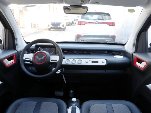 2022款 宏光MINI EV GAMEBOY 300km 玩咖款 磷酸铁锂