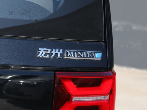 2022款 宏光MINI EV GAMEBOY 300km 玩咖款 磷酸铁锂