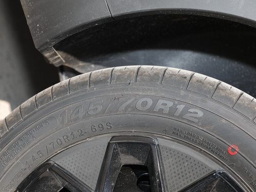 2022款 宏光MINI EV GAMEBOY 300km 玩咖款 磷酸铁锂