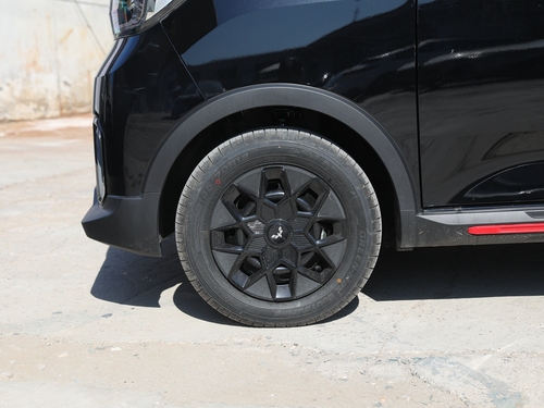 2022款 宏光MINI EV GAMEBOY 300km 玩咖款 磷酸铁锂