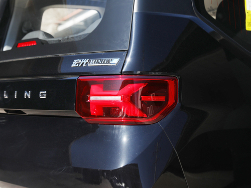 2022款 宏光MINI EV GAMEBOY 300km 玩咖款 磷酸铁锂