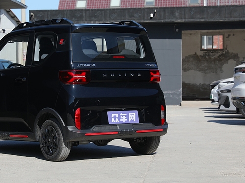 2022款 宏光MINI EV GAMEBOY 300km 玩咖款 磷酸铁锂