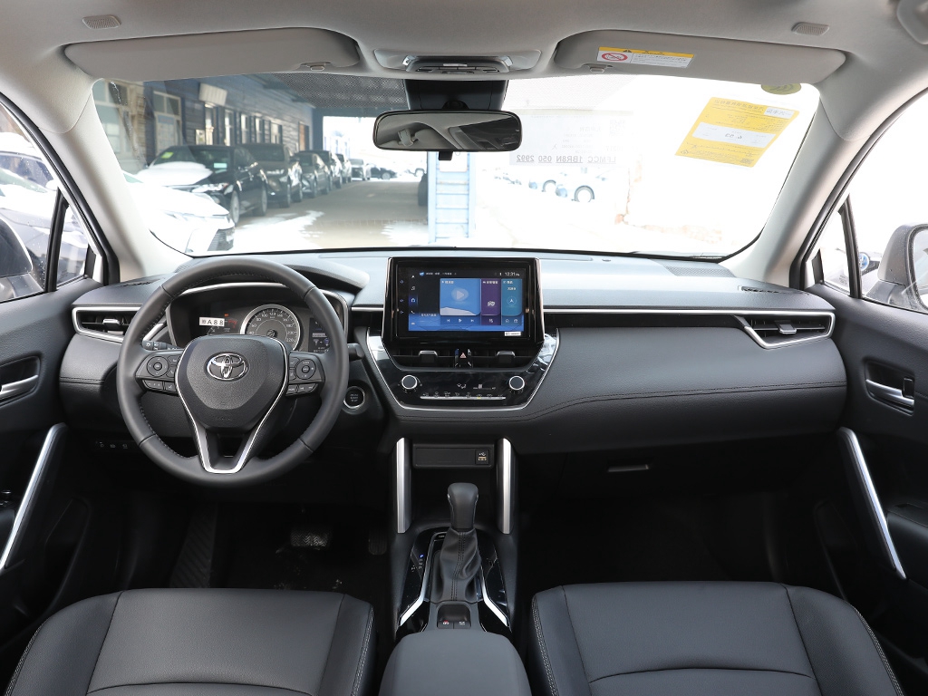 小编认为在内饰仍有提高空间,尤其希望舒适性及操