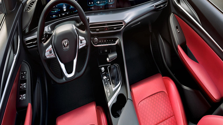 长安逸动Plus内饰