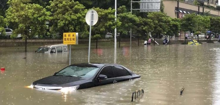 避免汽车涉水后带来更大的损失   你应该这样做